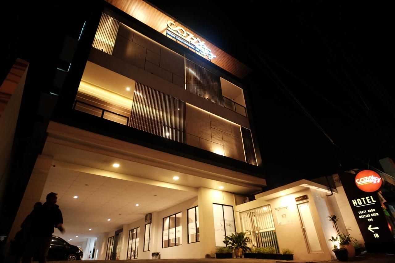 Cozzy Stay Hotel Semarang By Sinergi Exteriér fotografie