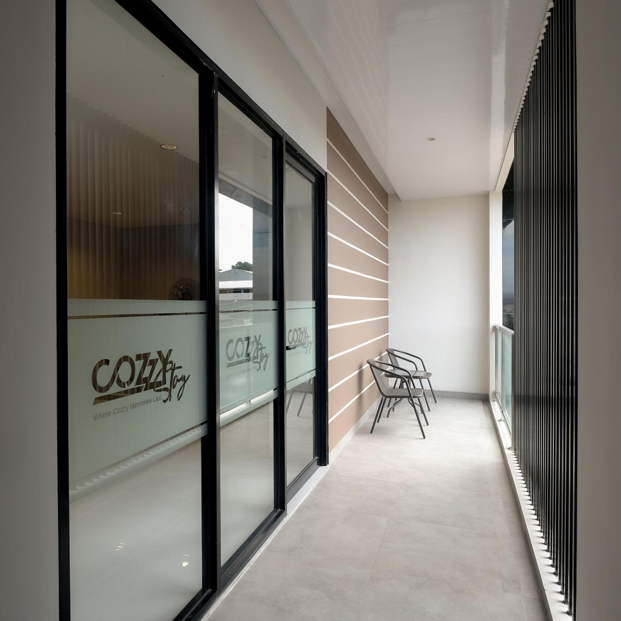 Cozzy Stay Hotel Semarang By Sinergi Exteriér fotografie